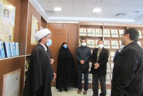 حضور خانواده شهید قهاری در مرکز اسناد و پژوهشهای بیداری اسلامی